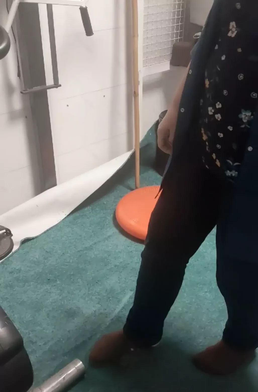 درمان-خار-پاشنه-در-ونک-فیزیوتراپی