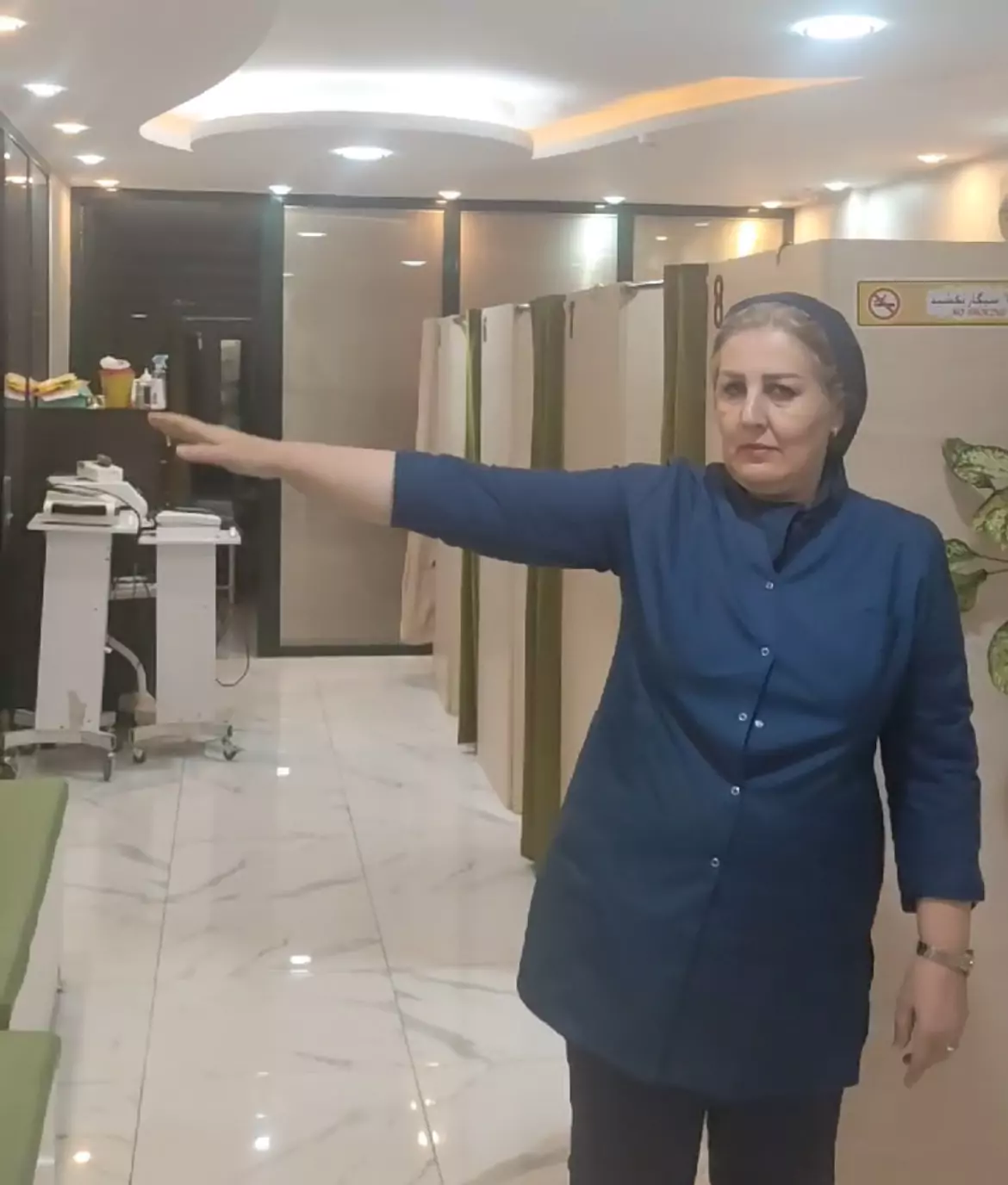 فیزیوتراپی-خانم-در-ونک-پس-از-سکته-مغزی