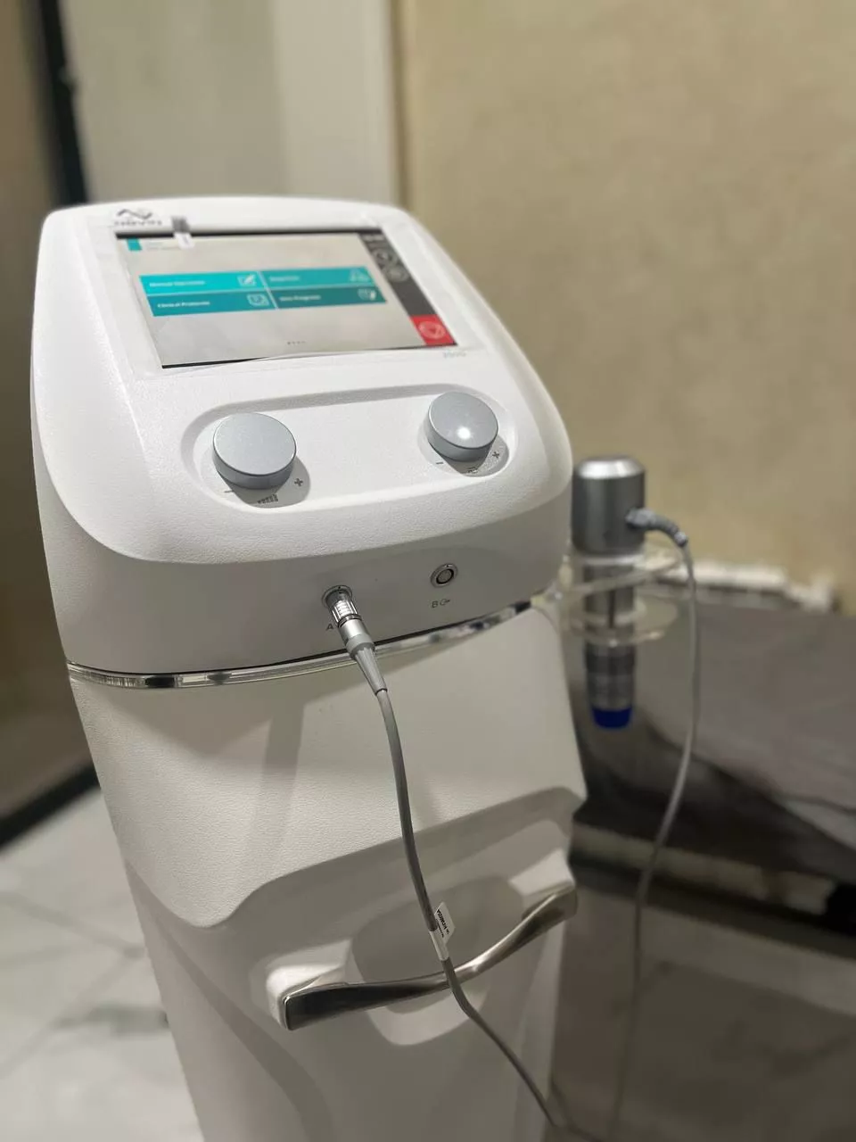 شاک-ویو-تراپی-در-شمال-تهران